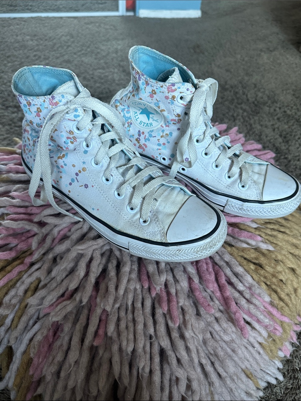 Converse - Picture 2 of 8